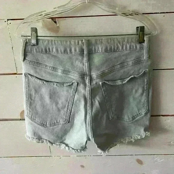 Old Navy O.G straight secret smooth pockets cutoff denim shorts sz 6, button-fly - Picture 2 of 6